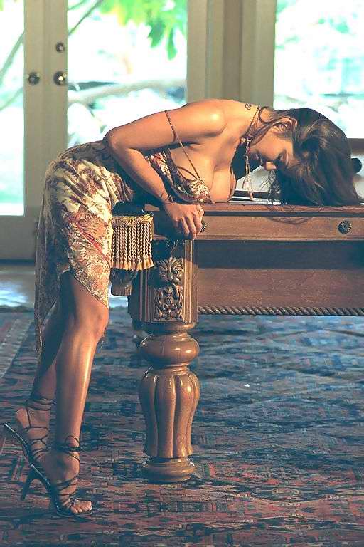 Alley_Pool_Table_Babe_2283